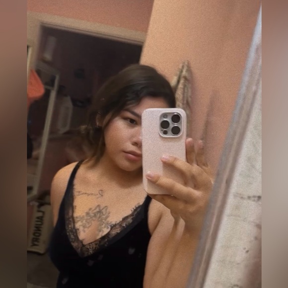 Meet your Posher, Mariah - Picture 6 of 6